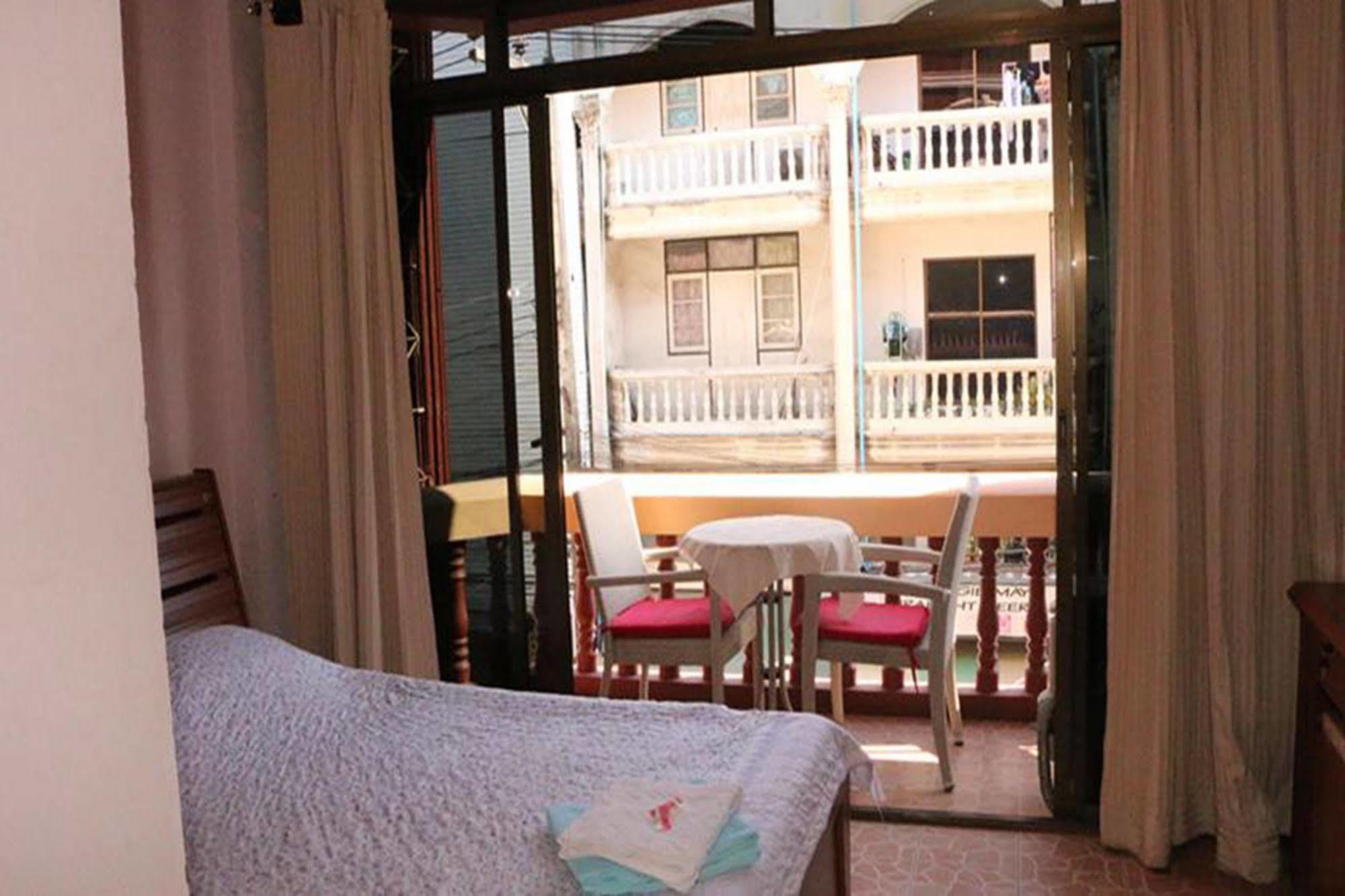 S-One Guesthouse Pattaya Exterior foto